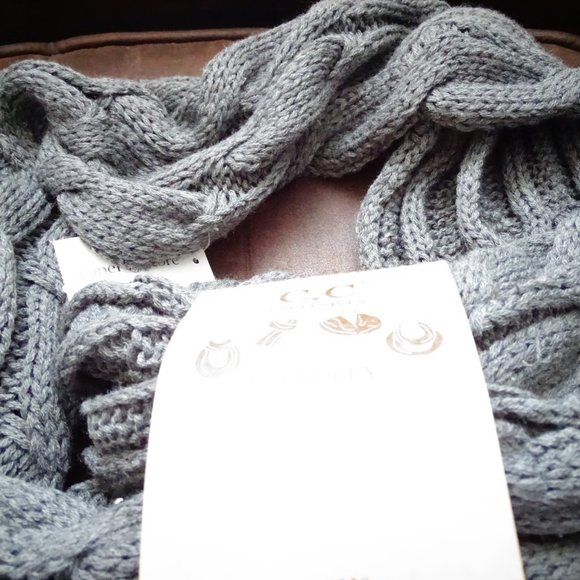 Infinity Grey Scarf - Picture 3 of 3